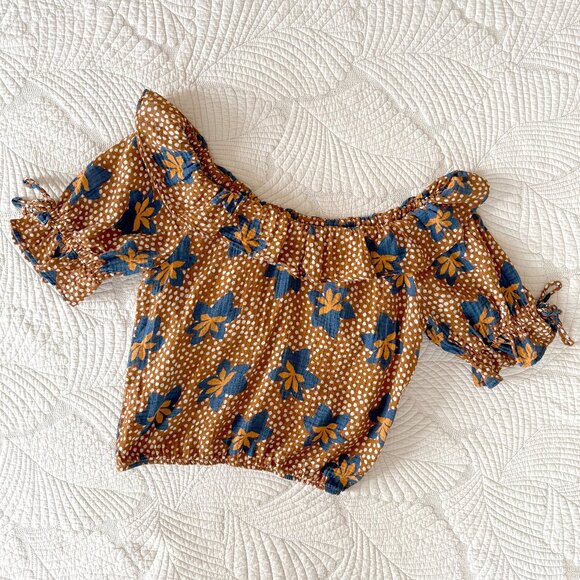 Anthropologie Tops - Porridge by Anthropologie Floral Blue & Gold Ruffled Crop Top - Size M